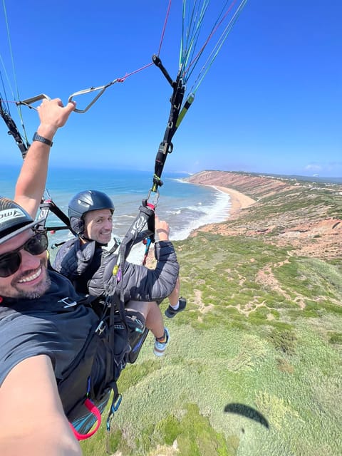Nazare: Paragliding tandem flight - Meeting your instructor: names to look out for and why it matters