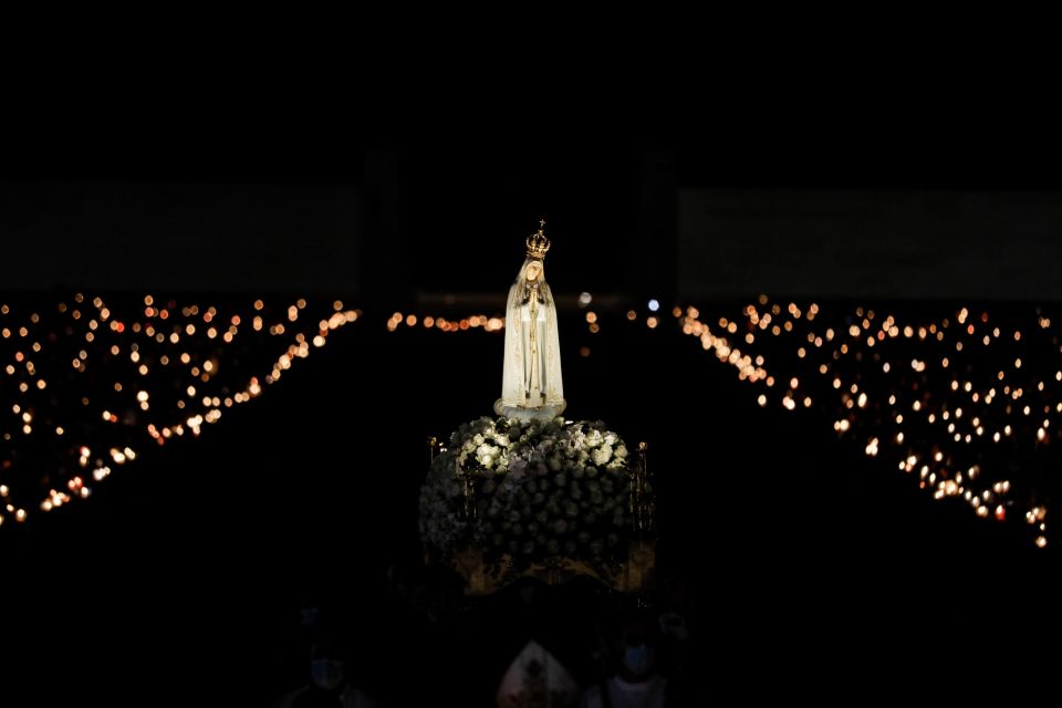 Night Trip to Fátima + Candlelight Procession - Why a night visit to Fátima feels different than daytime