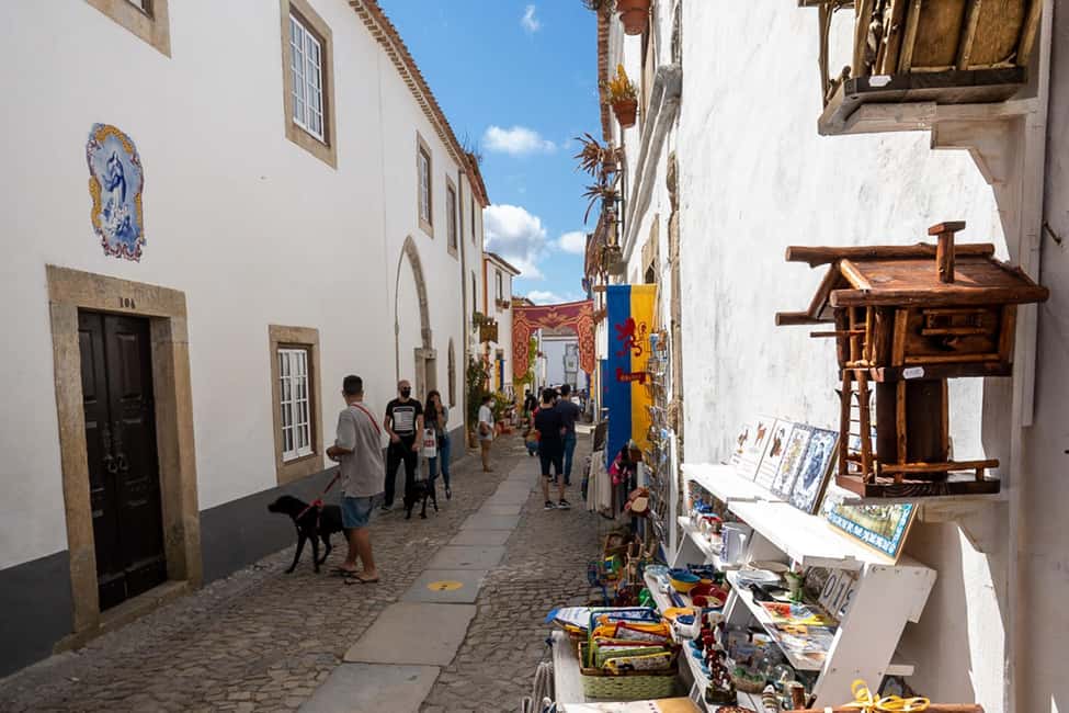 Óbidos: Flexible Walking Tour in Medieval Town - Santa Maria and Misericórdia churches: two stops, one atmosphere