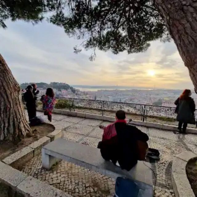 Old town of Lisbon on board of a tuk tuk- 1hour - Key things to know before you go