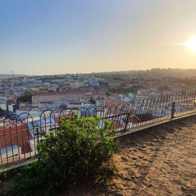 Old town of Lisbon on board of a tuk tuk- 1hour - Santa Engracia and São Vicente de Fora: a calmer turn in the route