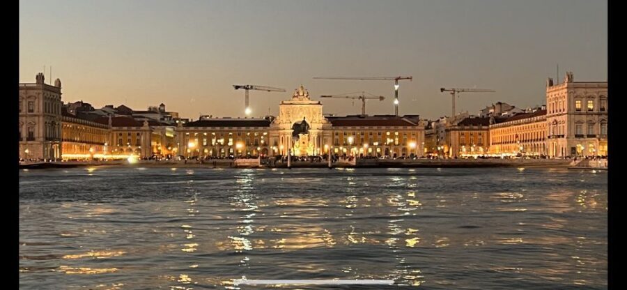 Private Boat Night Tour - Lisbon - The Night Route in Plain English: Commerce, Alfama, King Christ, Belém