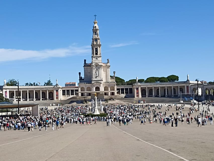 Private Fátima Tour: Fátima- Nazaré- Óbidos - Key Points at a Glance