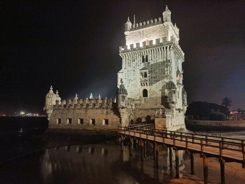Private half-day Lisbon by Night Fado UNESCO Heritage &Views - Castle Quarter After Dark: Views, Photos, and Nighttime Street Energy