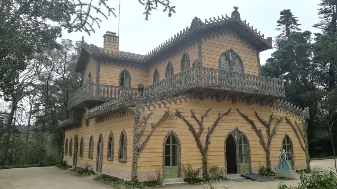 Private Half Day tour Sintra Pena Palace & Initiantion Well - Quinta da Regaleira: the gardens you don’t want to rush