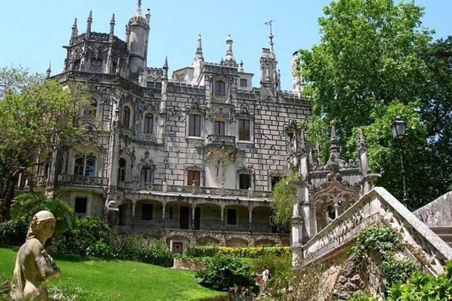 Private Half-Day Tour to Sintra - Pena Palace Photo Stop and Visit: Views With a Time Budget