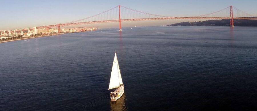 Private Sailing Boat Tour Lisbon with a drink: 2 to 8 Hours - Comfort and what to bring (and what not to bring)