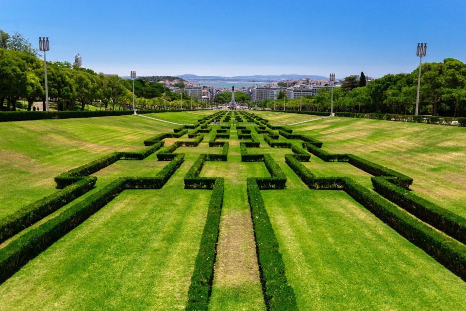 Private Tour: Cristo Rei, Belem, São Jorge Castle, 360°View. - Cristo Rei (Almada): a statue that earns its viewpoint