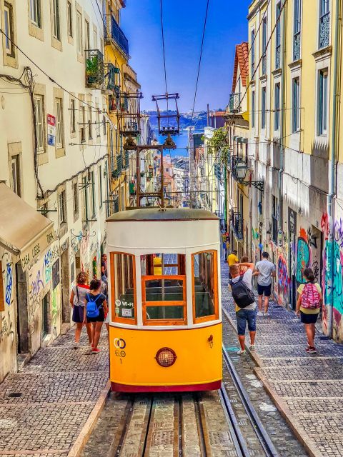 Private Tour in Lisbon - Cristo Rei guided stop: your shortcut to Lisbon’s big picture