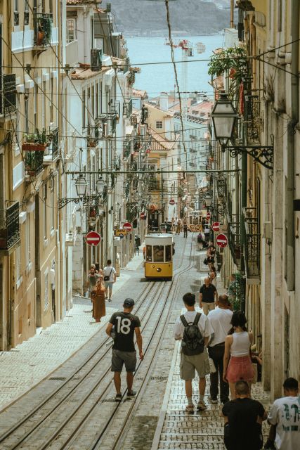 Private Tour in Lisbon - Alfama and Baixa to the Tagus: Moorish streets and fado roots