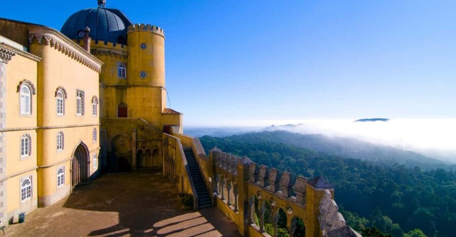 Private Tour : Sintra, Pena palace, Cabo da roca, Cascais - A private best-of day that actually makes sense