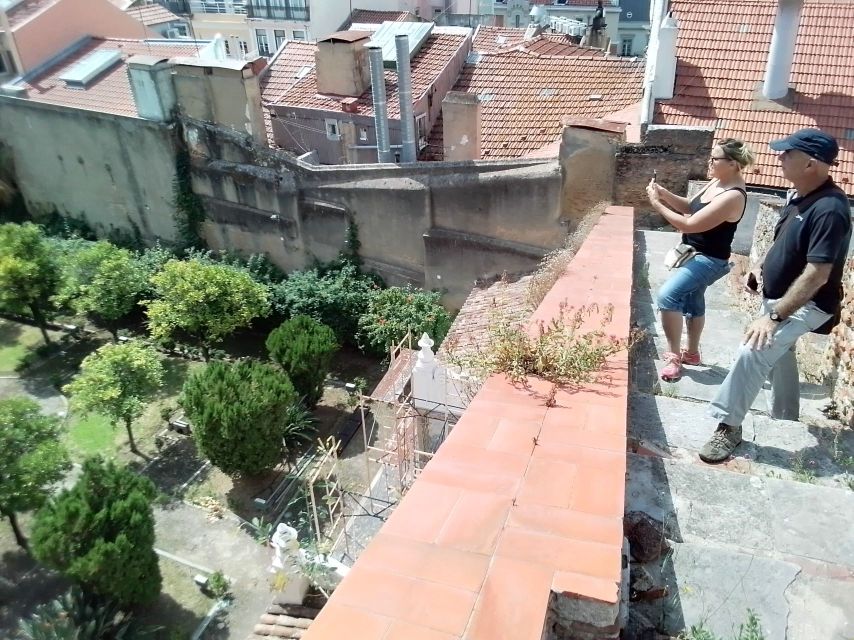 Secret Lisbon Walking Tour - Walking over bones: graves near the monastery and why the route matters