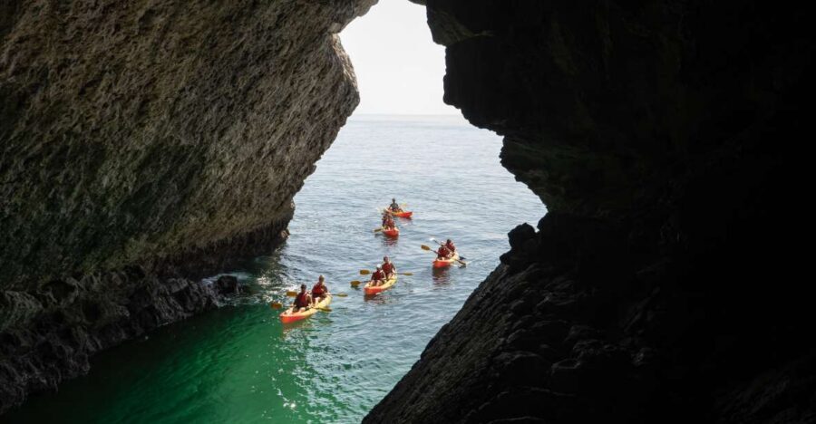 Sesimbra: Arrábida Natural Park Kayak Tour - Sesimbra to Arrábida: why this kayak trip works