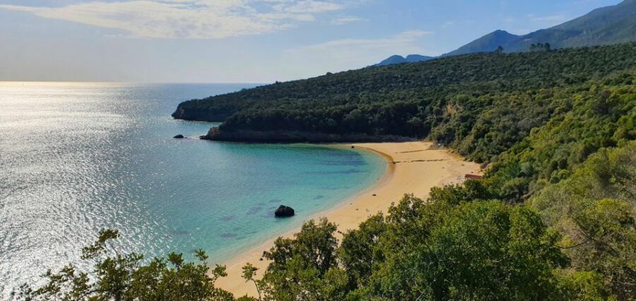 Sesimbra e Arrábida Natural Park: 1 Day Tour & Wine Tasting - Cabo Espichel and Lagosteiros Bay: cliff drama with a reality check