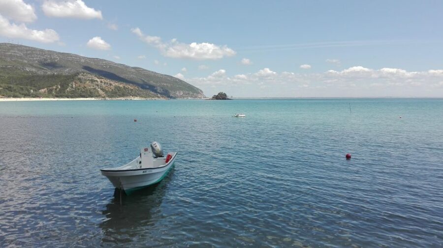 Sesimbra e Arrábida Natural Park: 1 Day Tour & Wine Tasting - Costa Azul Promontory: long coastline views and the Lagoons of Portugal