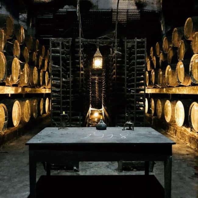 Setúbal Wine Tour: Discover the Moscatel Wine - Azeitão tiles: Azulejos de Azeitão and a hands-on way to break the wine day