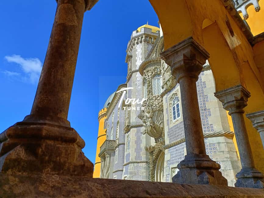 Sintra: Pena Palace. Moorish Castle. Cabo da Roca. & Cascais - Sintra Historic Center: getting your bearings before the climbs