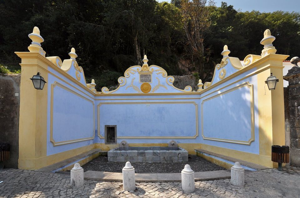 Sintra: -Sintra Sightseeing Tour With Tuk Tuk (1hr) - Stop 4: Castle of the Moors—views first, story second, then both again