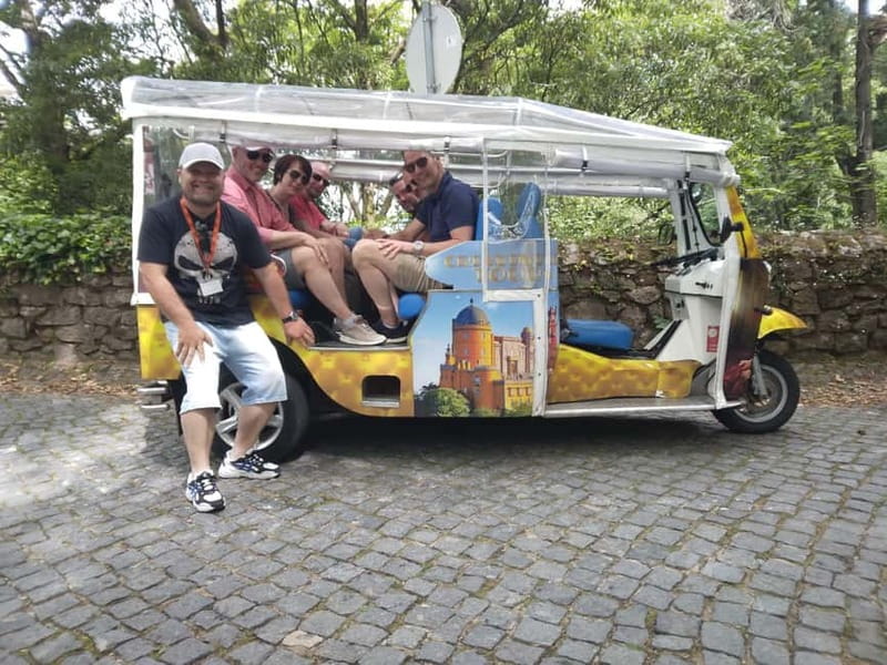 Sintra Tour: Palaces and Dream Landscapes in Tuk Tuk - Ending in the historic center: travesseiros and queijadas