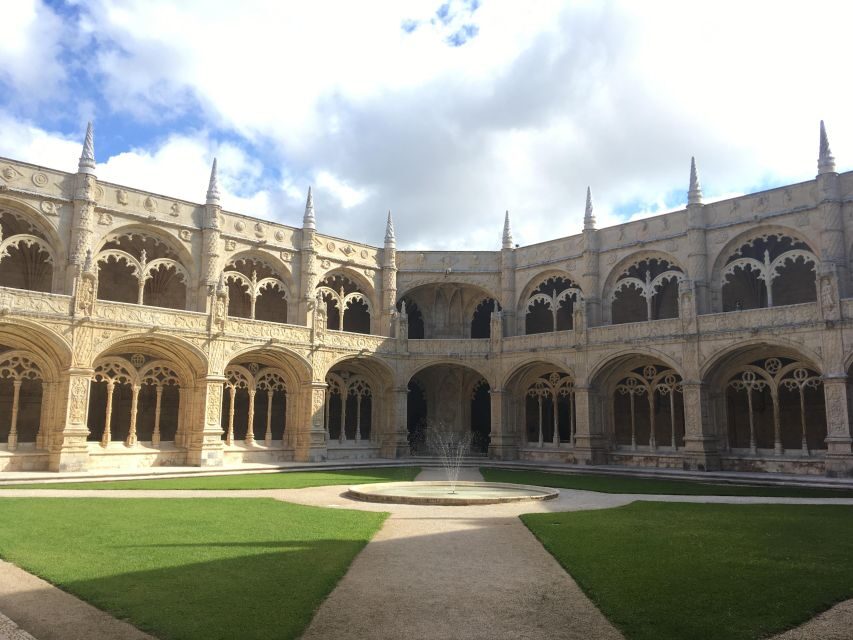 The Best Guiding visit to Jeronimos & Tiket included - Practical Tips Before You Go