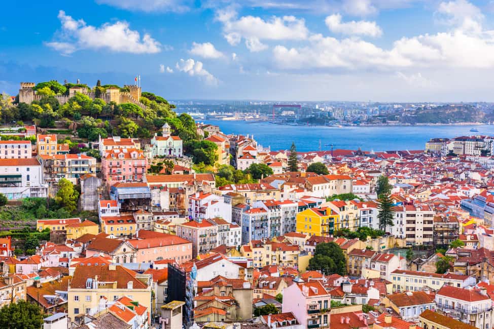 Travel to the Medieval part of Lisbon by Tuk Tuk - A 60-minute circuit of medieval Lisbon by electric tuk tuk