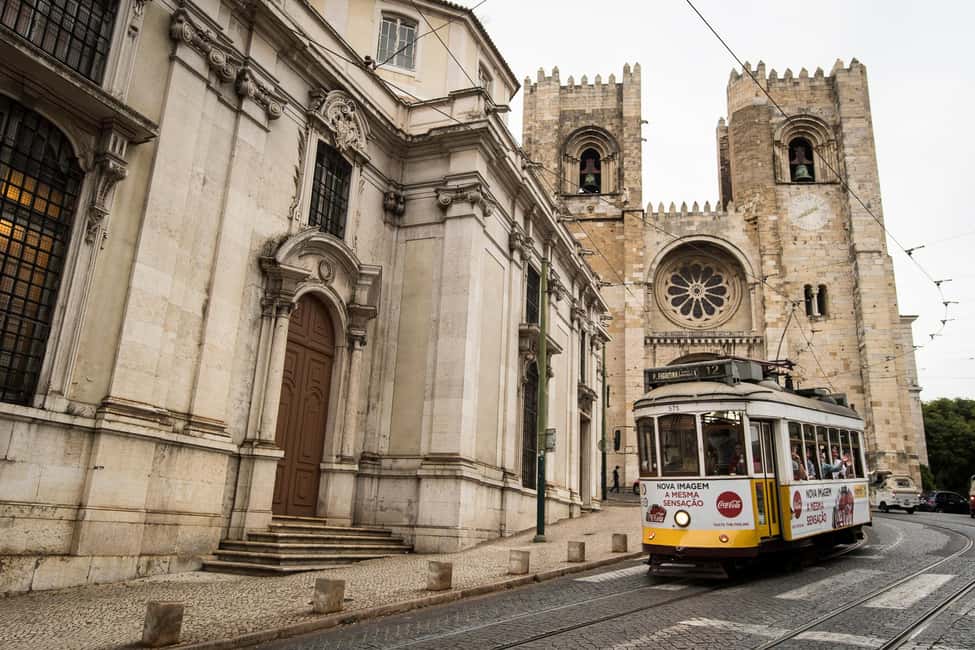 Travel to the Medieval part of Lisbon by Tuk Tuk - Sé Cathedral and Mouraria: the medieval “start line”