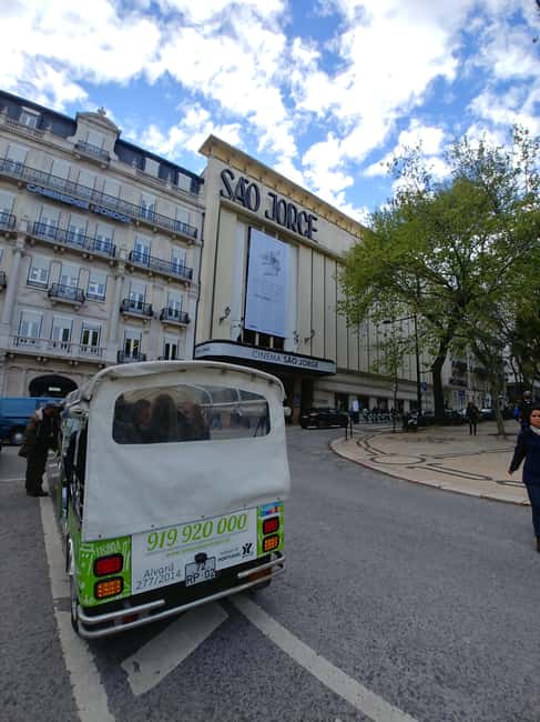 Tuk Tuk Lisbon: Lisbon Iconic Highlights 1.5-Hour - Where You Start and How the Route Feels: Restauradores to Rossio