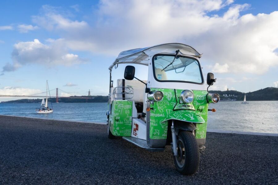Tuk Tuk Lisbon: Old Lisbon 2-Hour - Panoramic Viewpoints: Portas do Sol, Santa Luzia, and Senhora do Monte