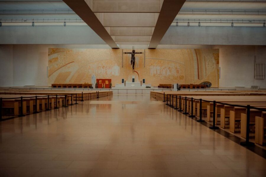 Wonders of Fátima Half Day Private Tour - Basilica of Our Lady of the Rosary of Fátima and Most Holy Trinity Church
